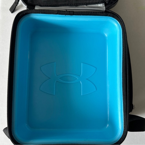 Under Armour Scrimmage 3 Insulated Lunch Box - Grey Heather - Crush Resistant - Picture 4 of 6